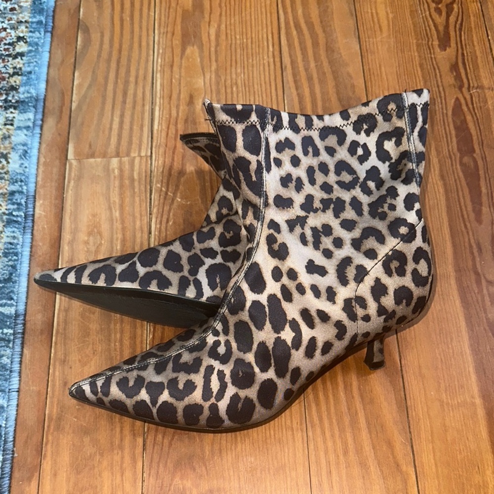 Tan and Dark Brown Heeled Boots with Pointed Toe and Kitten Heel